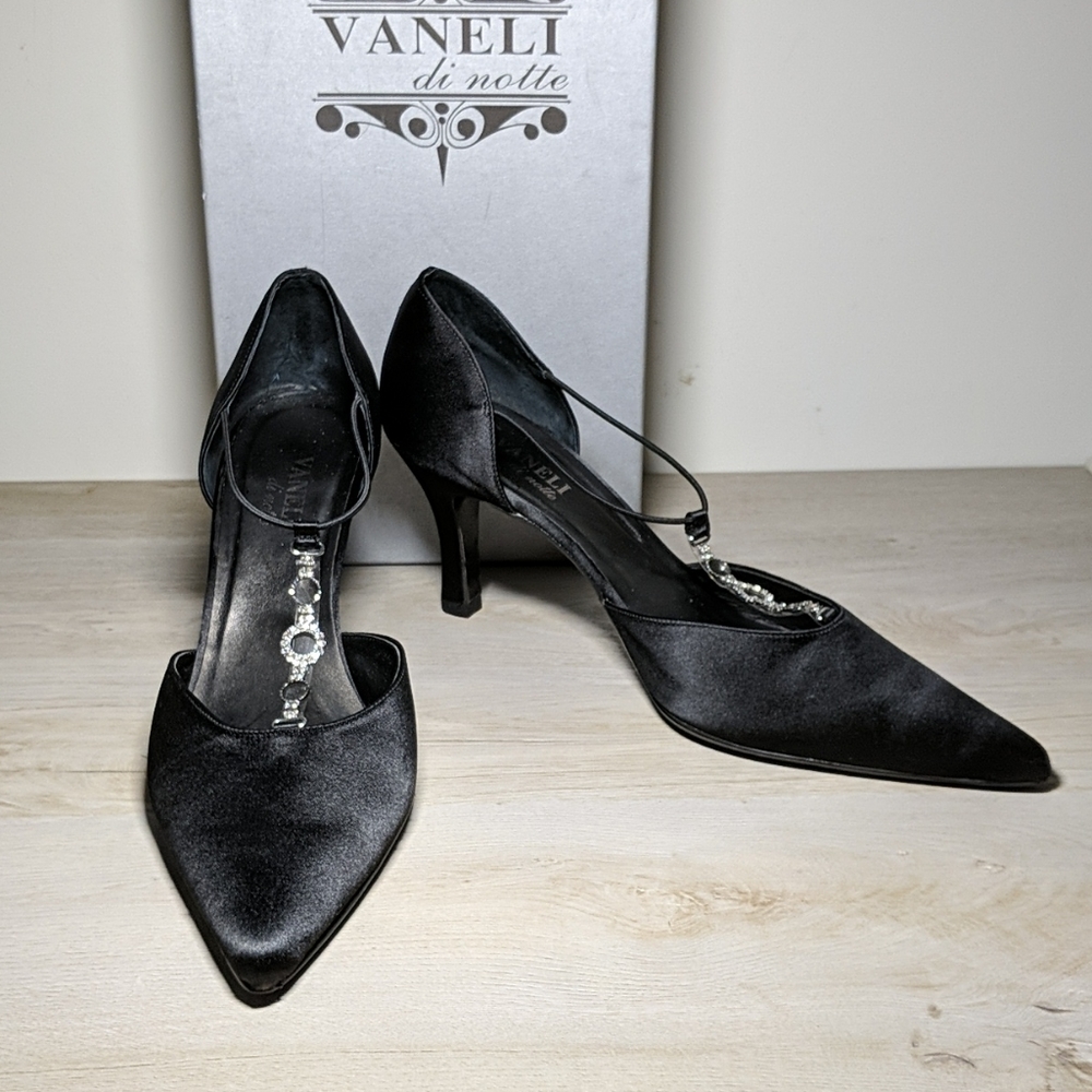 Satin & Rhinestone Pumps, size 11